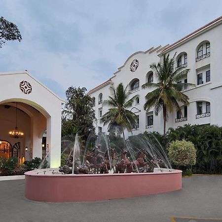 The Golden Palms Hotel & Spa Chik Bānavar Extérieur photo