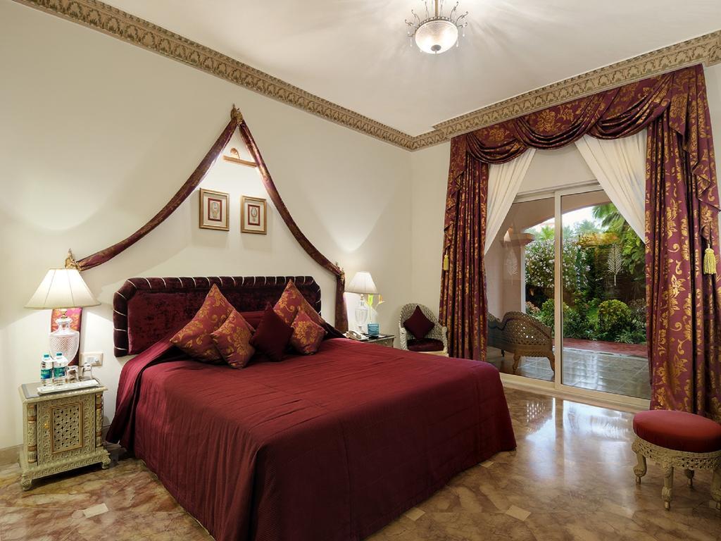 The Golden Palms Hotel & Spa Chik Bānavar Extérieur photo