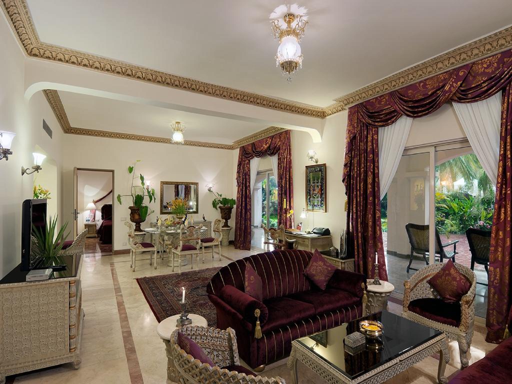 The Golden Palms Hotel & Spa Chik Bānavar Extérieur photo