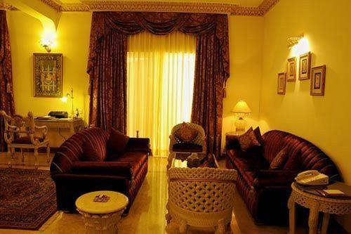 The Golden Palms Hotel & Spa Chik Bānavar Extérieur photo