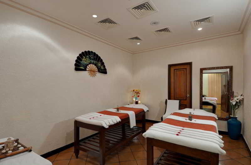 The Golden Palms Hotel & Spa Chik Bānavar Extérieur photo