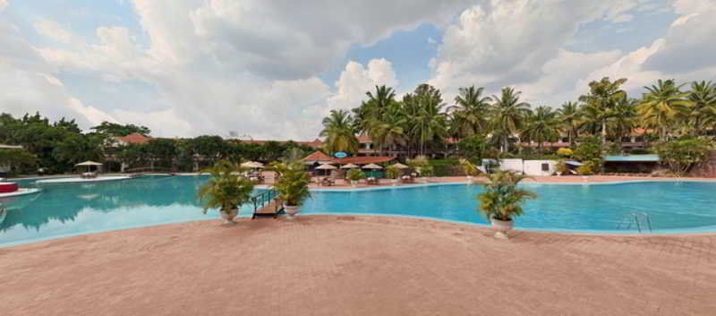 The Golden Palms Hotel & Spa Chik Bānavar Extérieur photo